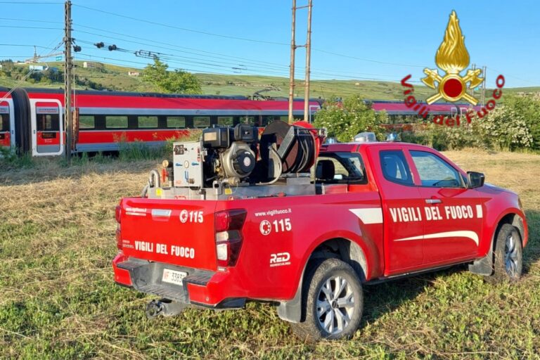 Incidente ferroviario a Montecalvo Irpino: un morto, circolazione bloccata
