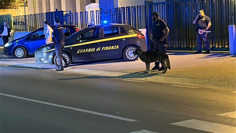 Vallo Lauro, perquisizioni e controlli di Polizia e Guardia di Finanza con i cani antidroga