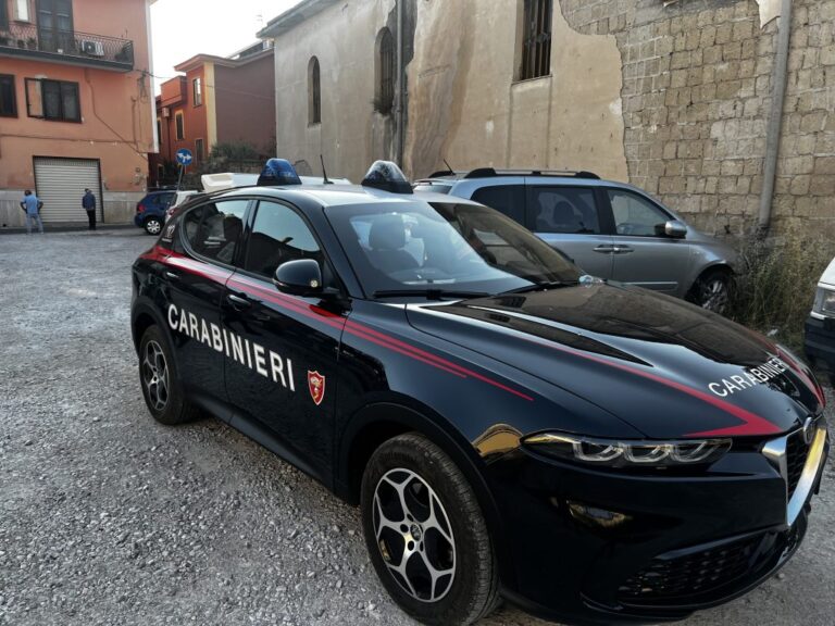Tragedia ad Avella, sessantatrenne ritrovato  senza vita nell’auto in sosta