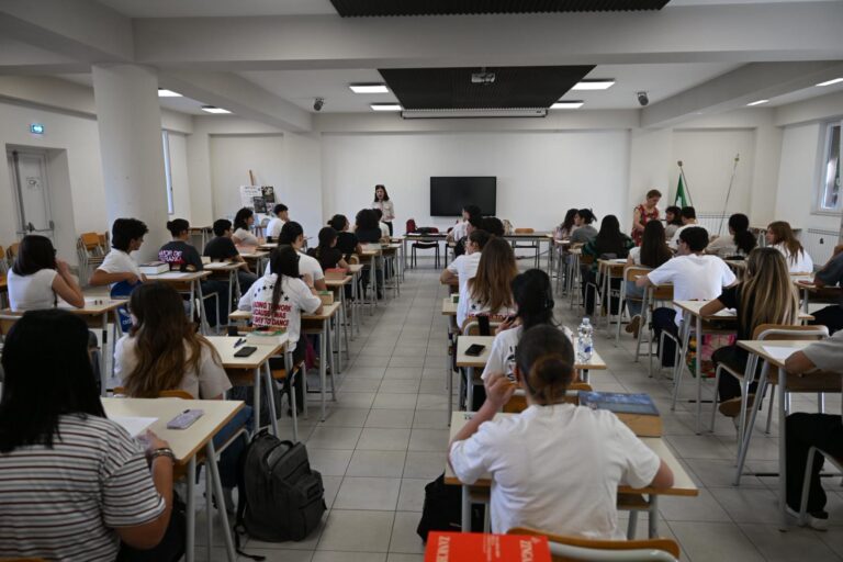 Video/Maturità 2026, studenti irpini promuovono le tracce: i temi più scelti