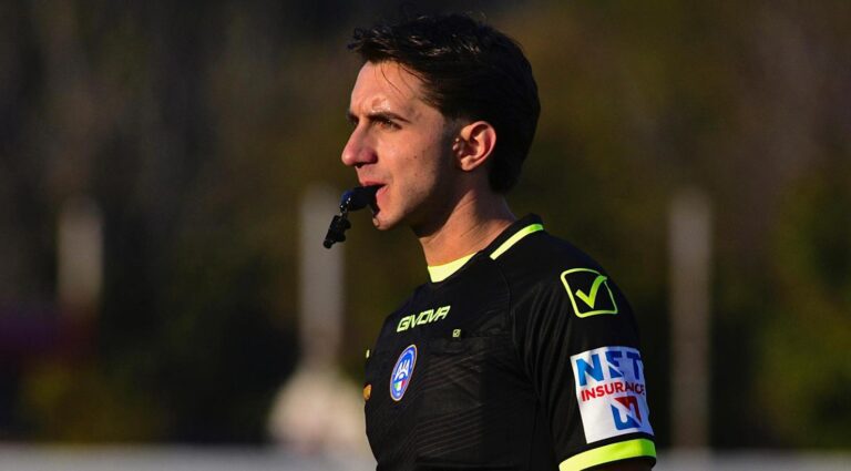 Palmieri, l’ arbitro irpino promosso in serie C: il riconoscimento alla Sezione di Avellino