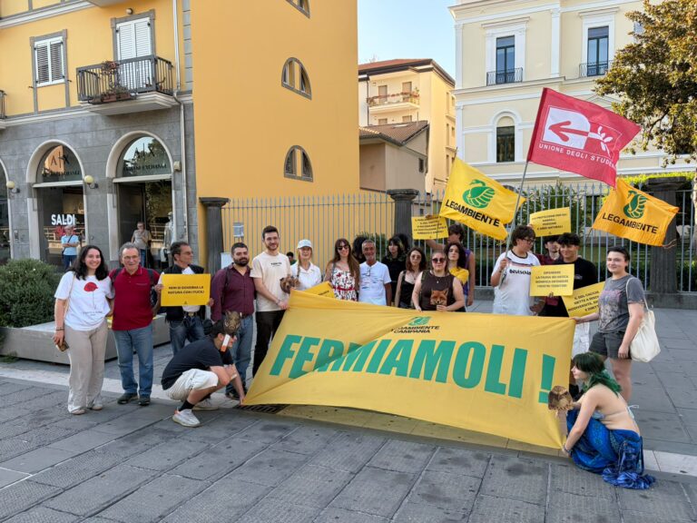 “Fermiamoli!”, Avellino scende in piazza contro la nuova legge sulla caccia: «La natura non è un bersaglio»