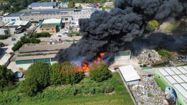 Incendio ad Airola, l’Avvocato Fucci: «Disastro ambientale, bisogna accertare i responsabili e ripensare al futuro»