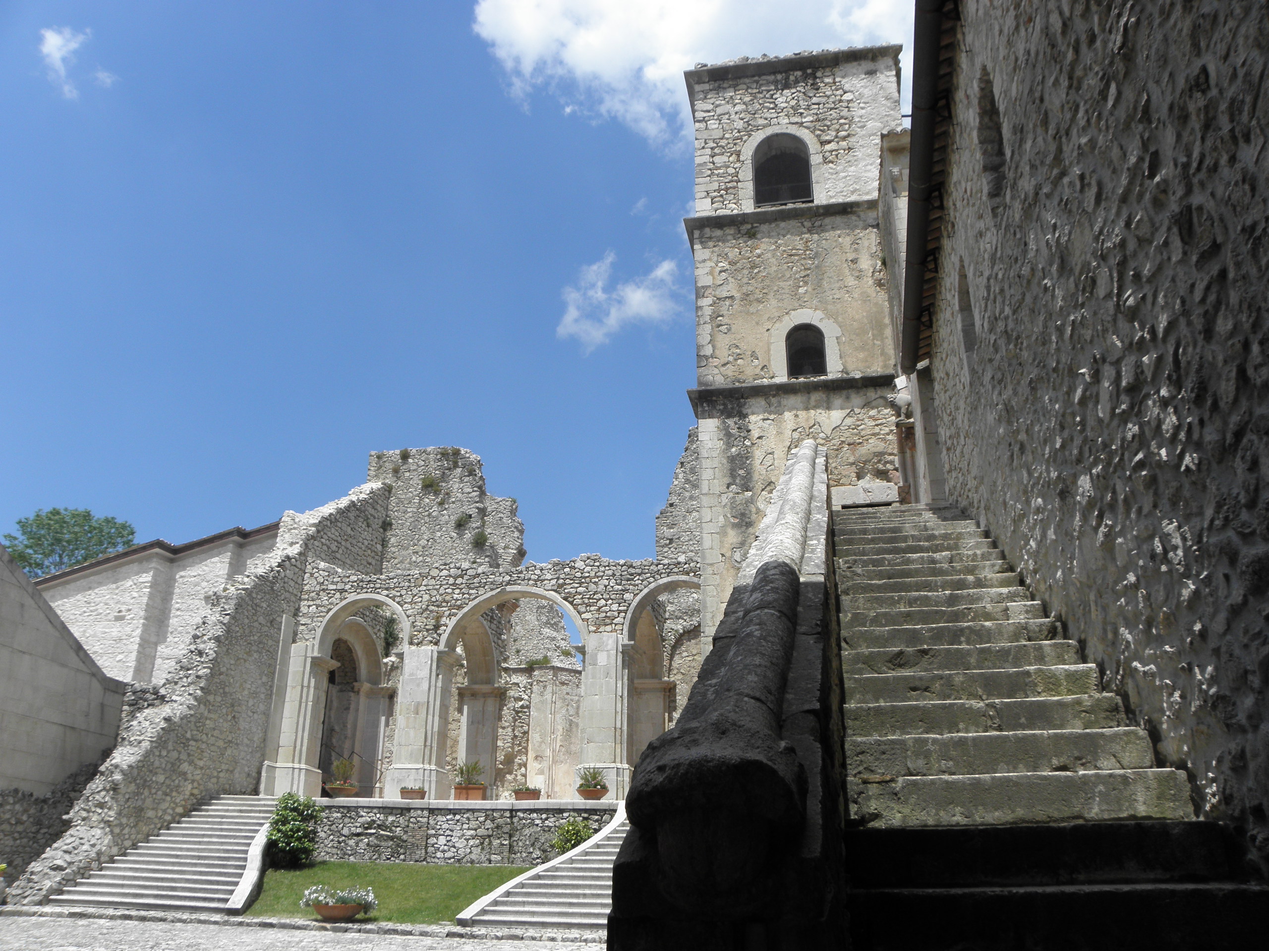 Aree interne, la Regione stanzia fondi per restaurare l’Abbazia del Goleto