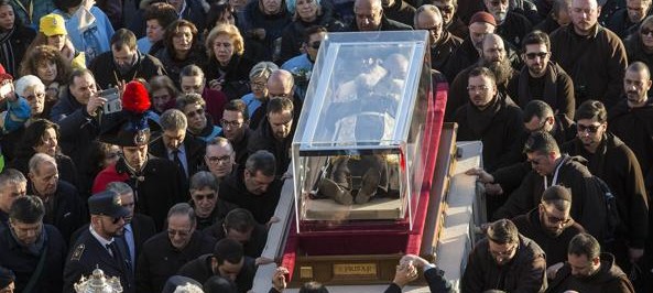 Fine del viaggio, Padre Pio è di nuovo nella “sua” San Giovanni