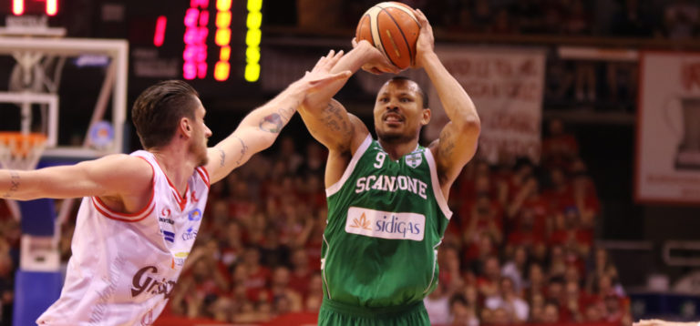 FOTOGALLERY/ Basket, Reggio Emilia-Avellino: rivivi la tesissima serata di gara-1