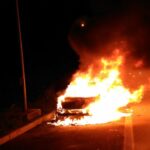 auto in fiamme