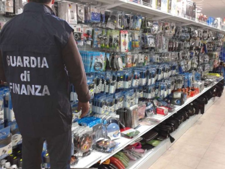 Avellino: sequestrati oltre 170 mila prodotti cinesi illegali