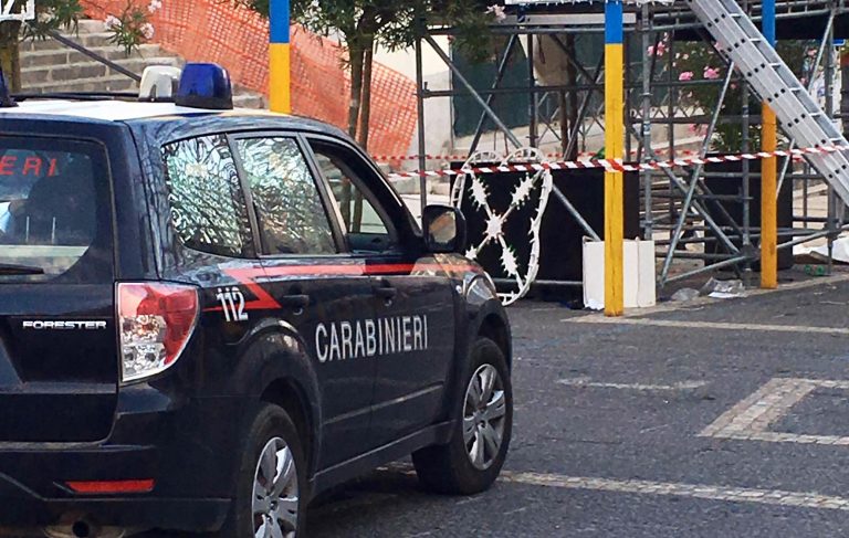 Altavilla – Folgorato mentre toglie le luminarie: è grave in ospedale
