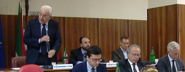 Avellino, pomeriggio di fuoco in Consiglio comunale: nuovo esame per Foti 