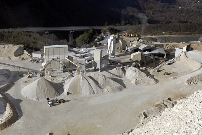 Calcestruzzi Irpini, Tar chiude la cava: rischiano 200 lavoratori