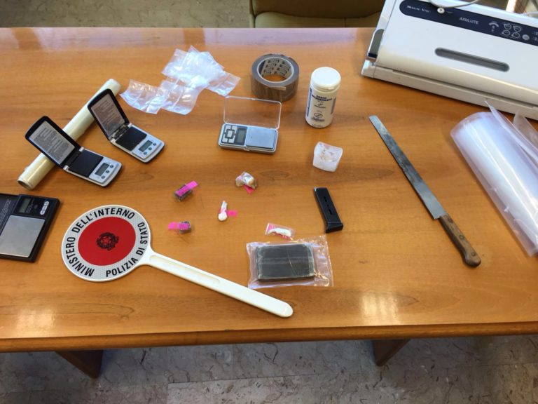 Droga ad Avellino, arrestato titolare di un bar della città 