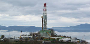 Uno dei pozzi petroliferi della Val d'Agri