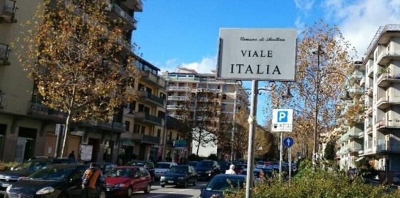 Avellino, incidente incrocio viale Italia: coinvolte due auto