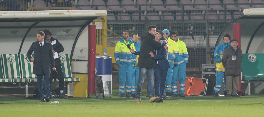 Avellino Calcio – Tesser e quell’abbraccio col dg Taccone: è la fine di un incubo