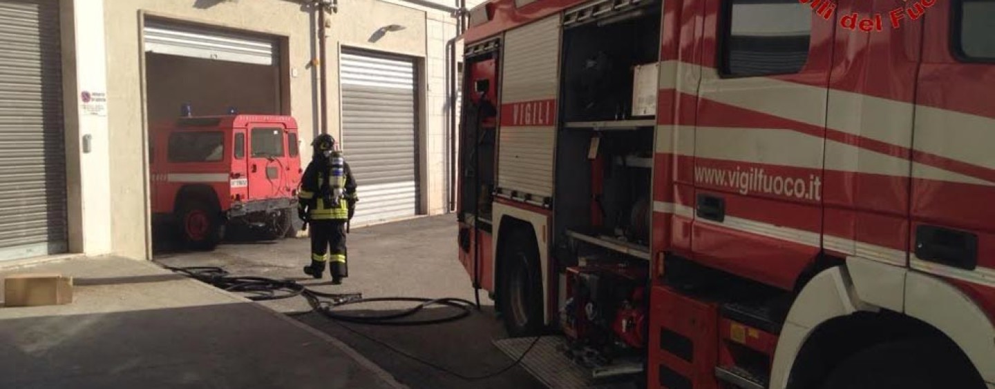 Avellino, in fiamme una vettura di servizio di Irpiniambiente. La società: “Guasto tecnico”