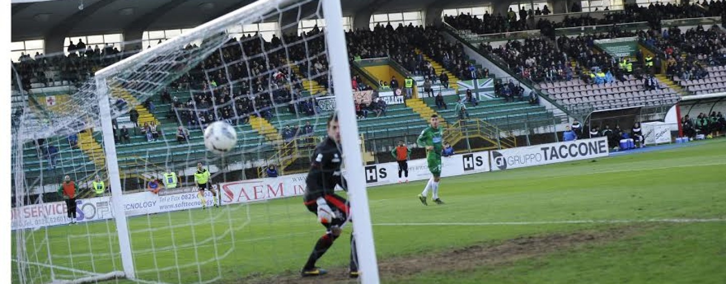 Calcio – La magia di Gavazzi è un’illusione: il Perugia ribalta l’Avellino. Rivivi il live