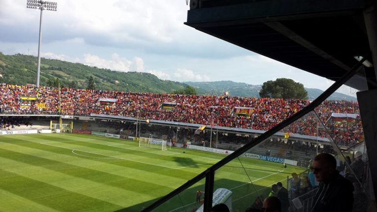 FOTO/ Calcio – Benevento in B per la prima volta: affossato il Lecce