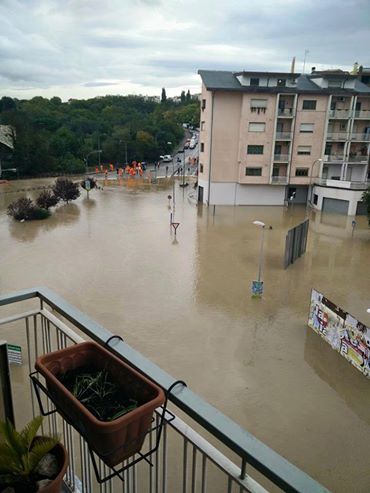 Alluvione Benevento – Non cessa l’allerta, zona industriale in ginocchio. Oggi De Luca in città