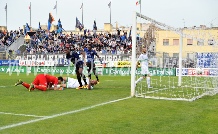 L’Avellino di Marcolin crolla già: è tris del Latina al Francioni. Rivivi il live