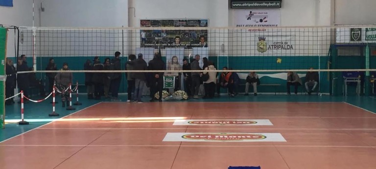 VIDEO/ Alberto Matarazzo, aperta la Camera ardente: il saluto dell’Irpinia sportiva