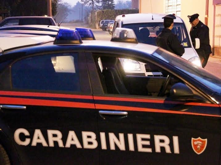 Volturara, appropriazione indebita e danneggiamento: carabinieri arrestato medico