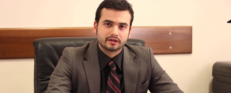 Sibilia (M5S): “I governanti come i camorristi”. Arriva la querela del Pd