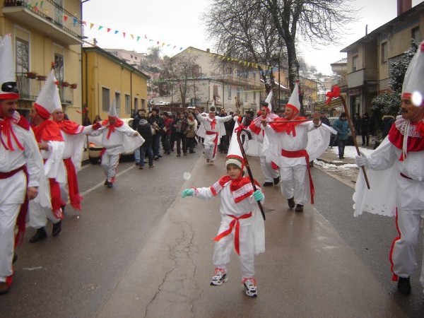 Montemarano, la tradizione millenaria del Carnevale rivive in Irpinia: fitto cartellone di eventi