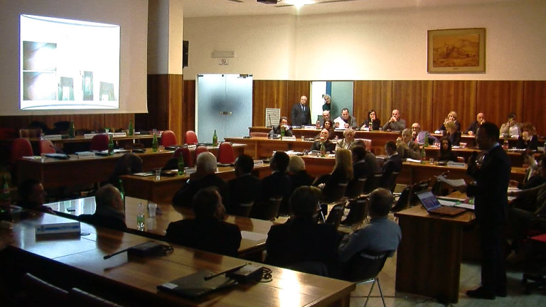 VIDEO/ Balletto Gesualdo-Comune, Cipriano in Consiglio prende la fiducia di Foti