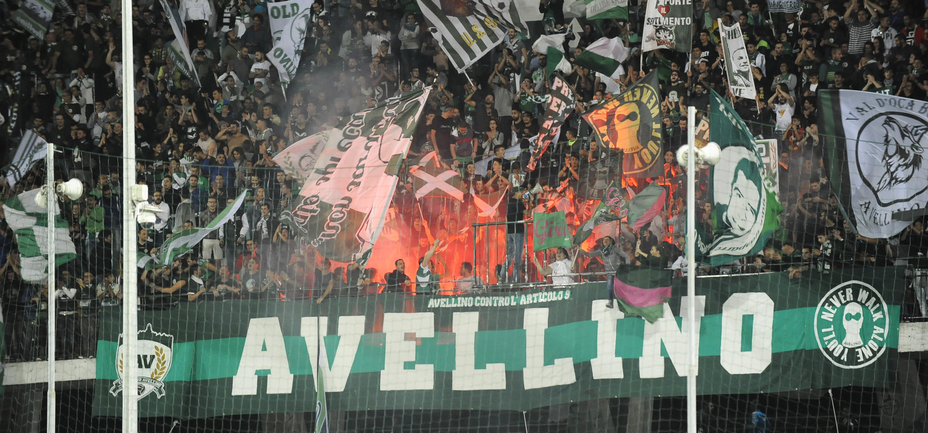 Avellino Calcio – Cori contro i calciatori a fine gara: la Curva Sud replica alle accuse