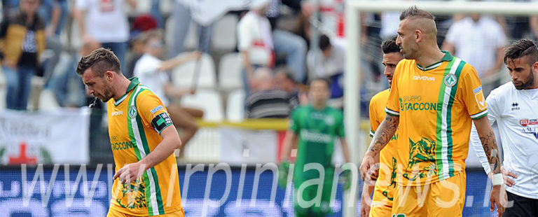 Pro Vercelli – Avellino, il pagellone dei lupi: Castaldo toglie le castagne dal fuoco