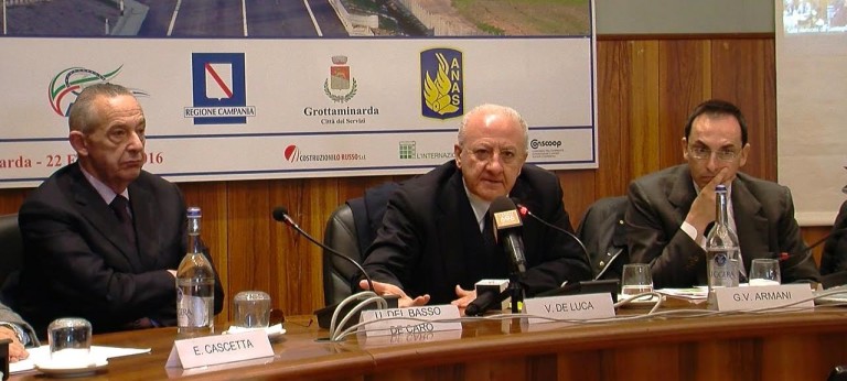 VIDEO/ De Luca a Grottaminarda: “Consegna lavori Variante un vero miracolo. E nessuno è andato in galera…”
