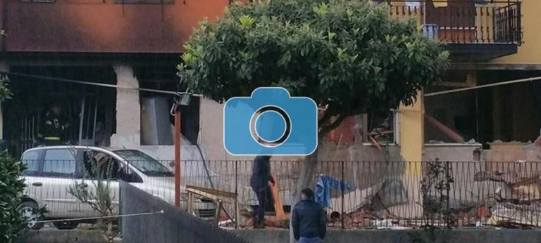 FOTO/ Montoro, fuga di gas in casa: esplode appartamento
