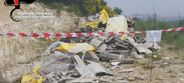 FOTO/ Bisaccia, eternit abbandonato in un fondo agricolo: scatta il sequestro dell’area