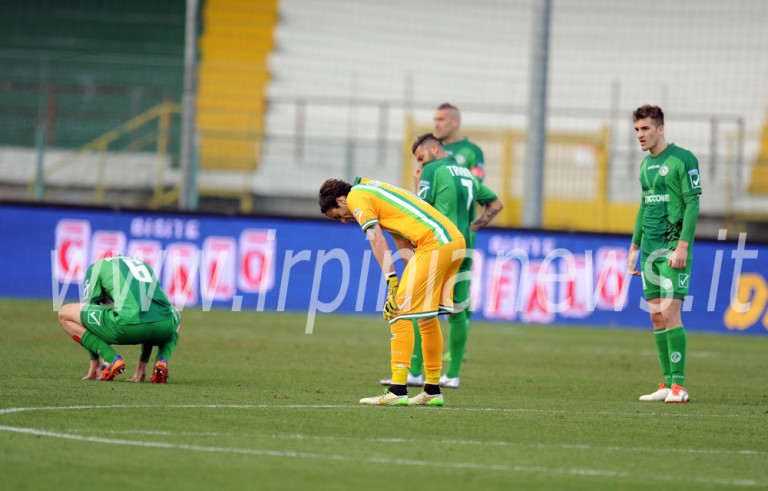 Lo Spezia spegne la luce: Avellino bocciato all’esame play-off. Rivivi il live