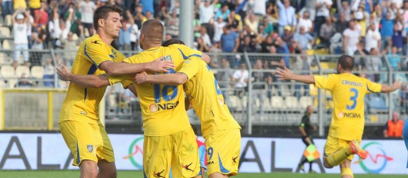 Avellino Calcio – Il Frosinone scatta nel derby: Dionisi piega il Latina di rigore