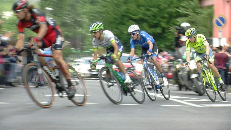 FOTO/ Giro d’Italia 2016, vince Greipel a Benevento. Bagno di folla a Pratola e Atripalda