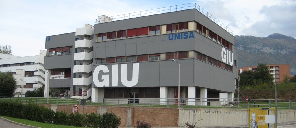 Università di Salerno – Mancano le date degli esami a Giurisprudenza, studenti in protesta