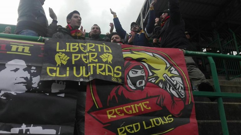 Grotta, il Regime Red Lions sospende il tifo: “Al vostro circo non partecipiamo più”