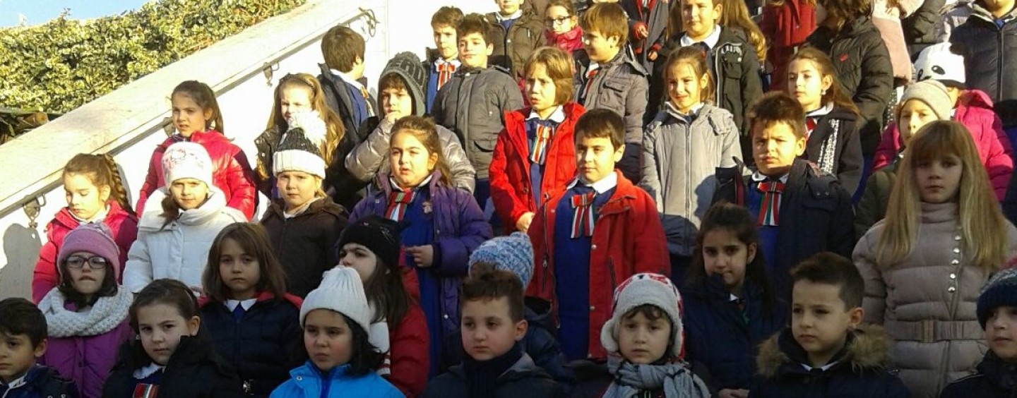 Natale, la scuola di Taurasi organizza i mercatini di solidarietà per le strade del paese