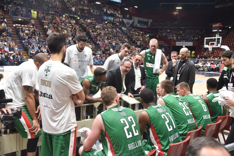 VIDEO e FOTO/ Basket – Final Eight, fine del sogno, Avellino cede con onore all’Olimpia Milano