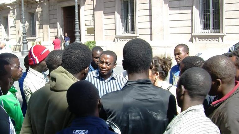 VIDEO/ Immigrati, i sindacati in Prefettura. Melchionna: “Modificare legge sul permesso di soggiorno”