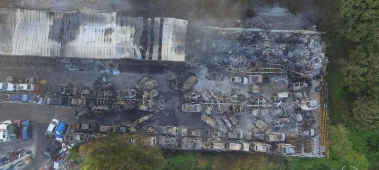 FOTO/ Incendio Urciuoli, il sindaco vieta raccolta e utilizzo di frutta e verdura