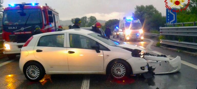 FOTO/ Domenica di sangue in Irpinia, muore 29enne in un incidente stradale