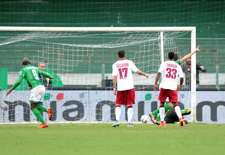 L’analisi – Uno stinco e un calcio alla sfortuna: l’Avellino ora deve alzare il ritmo