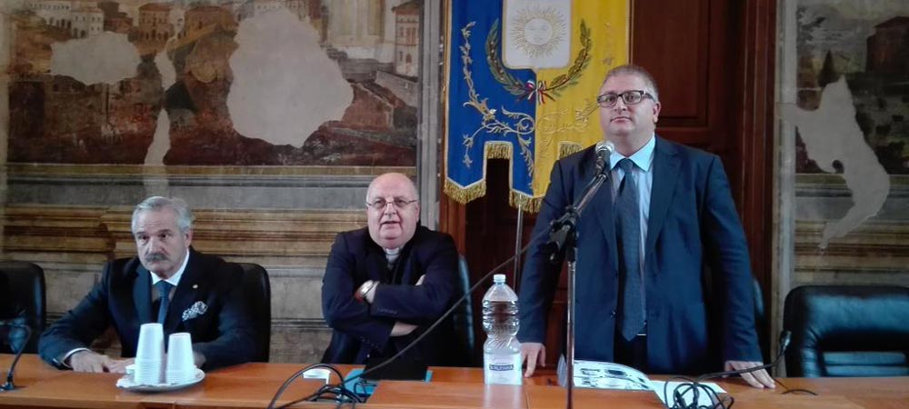 Solofra, l’arcivescovo Moretti nella città della concia in visita pastorale