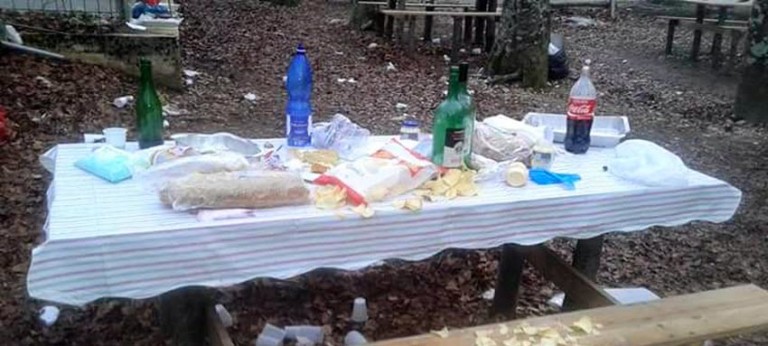 Pasquetta, il day-after: boschi e aree picnic in Irpinia invase dai rifiuti