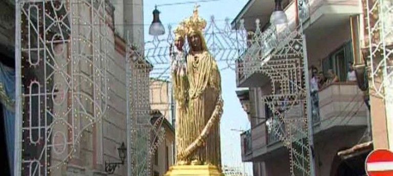 Quindici, l’oro della Madonna non si tocca