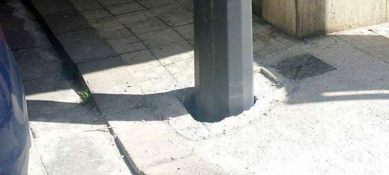 FOTO/ I pali della metro leggera ad Avellino e l’ironia (e le critiche) del web