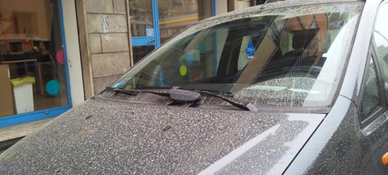 Maltempo in Campania, cieli gialli di sabbia e temporali anche ad Avellino